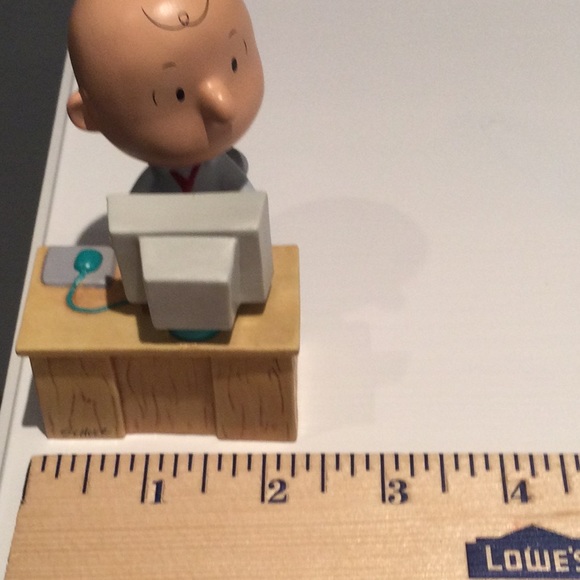 Peanuts Charlie Brown Figurine Cyber Chuck Hallmark Peanuts Gallery 2001 in Box - Picture 8 of 10